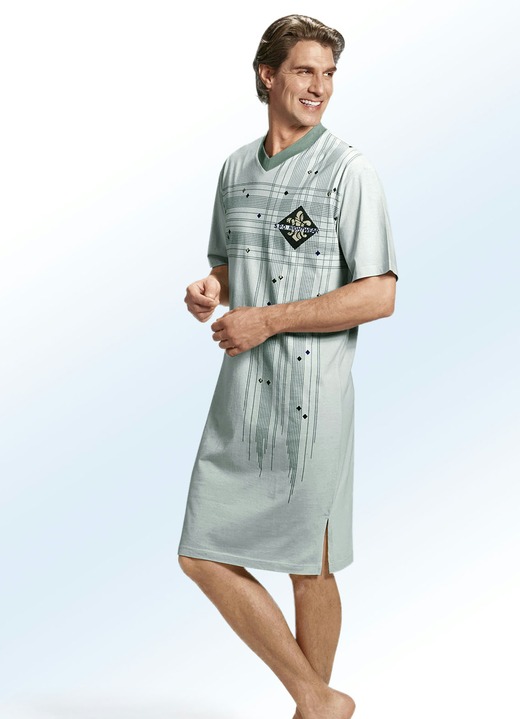Herrenmode - Nachthemd mit platziertem Druck und V-Ausschnitt, kurzarm, in Größe 048 bis 066, in Farbe HELLGRÜN-ZEDER-BUNT