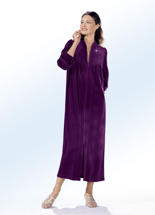 Hausmäntel - Hausmantel mit Strasszier, in Größe 038 bis 058, in Farbe BURGUND Ansicht 4