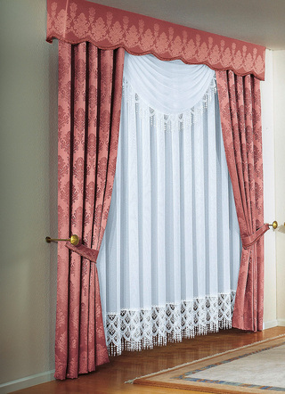 Klassisch - Mittelbogen mit Plauener Spitze – Farbe WEISS Klassisch - Mittelbogen mit Plauener Spitze, in Größe 001 (45x 75 cm) bis 006 (45x300 cm), in Farbe WEISS