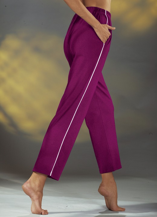 - HOSE, in Größe 018 bis 058, in Farbe LILA