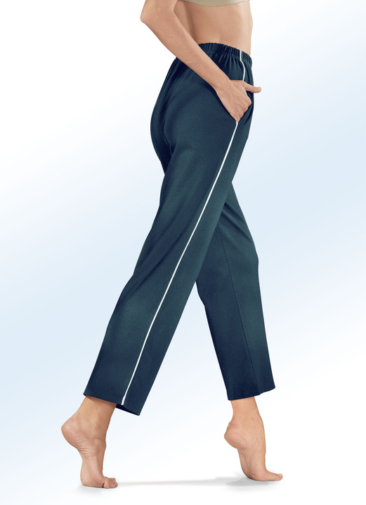 Hosen - Hose für Sport und Freizeit, in Größe 018 bis 058, in Farbe BROMBEERE Ansicht 5