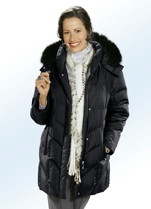 Daunenjacken - Daunenjacke mit abnehmbarem Kunstpelz-Besatz an der Kapuze, in Größe 036 bis 054, in Farbe SCHWARZ Ansicht 2