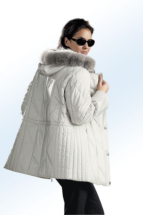 Jacke mit figurfreundlichen Steppvarianten