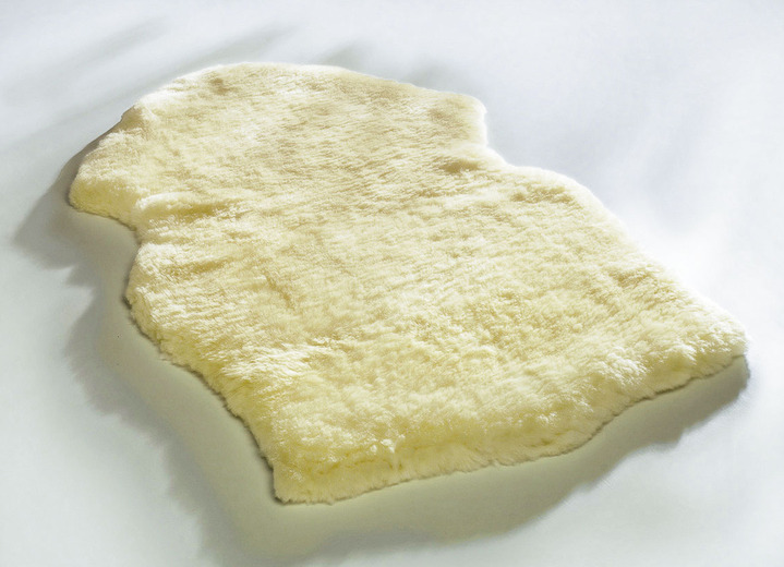 Bettwaren - Merino-Lammfell-Serie von Kaiser aus reinem Naturlammfell, in Größe 110 (Kissen, 1 Fellseite 20x40 cm) bis 136 (Naturform, Länge ca. 110 cm), in Farbe NATUR Ansicht 3