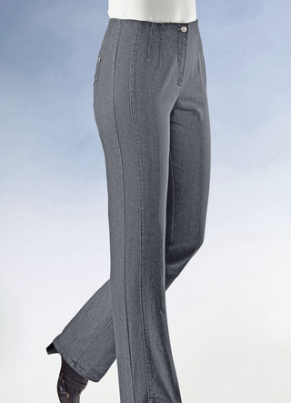 Jeans mit figurgünstiger Teilungsnaht
