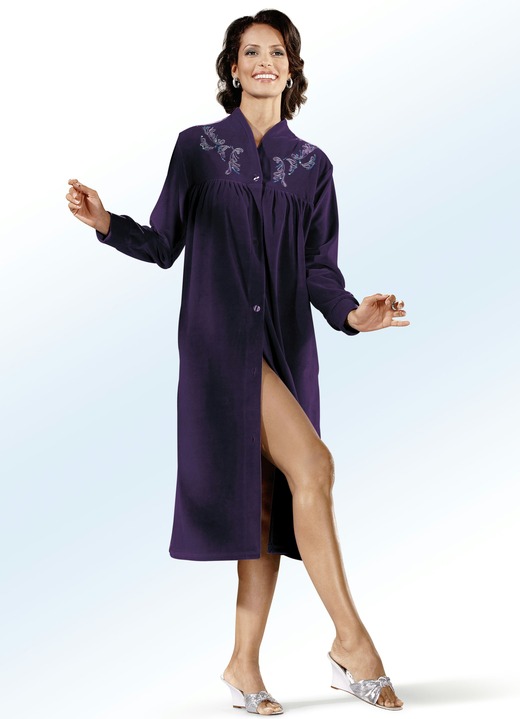 Hausmäntel - Hausmantel mit Stickerei- und Paillettenzier, in Größe 038 bis 054, in Farbe TÜRKIS Ansicht 2