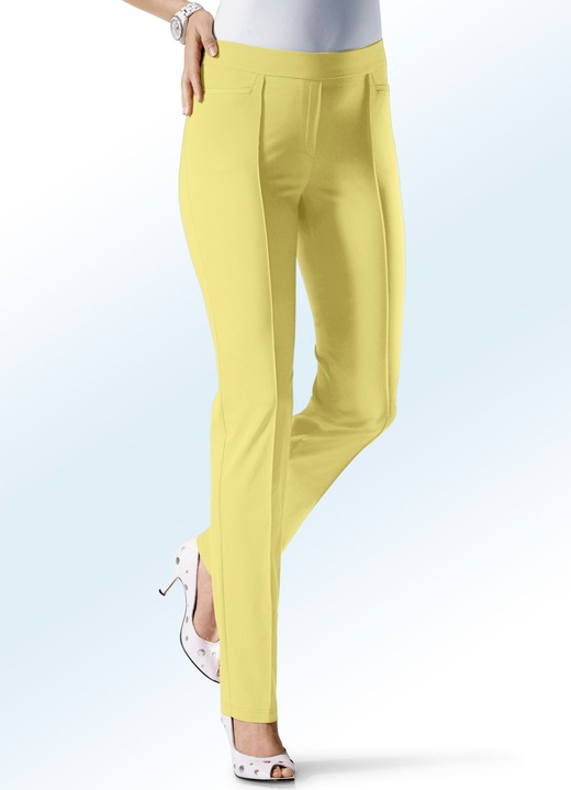 Hosen - Hose mit schmaler Fußweite in 15 Farben Hosen - Hose mit schmaler Fußweite in 15 Farben, in Größe 018 bis 096, in Farbe GELB
