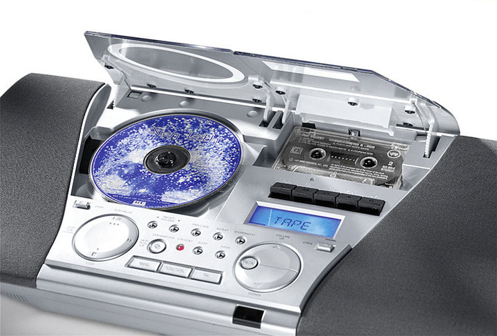 Musikanlagen - Design-Musikanlage mit beleuchtetem Multifunktionsdisplay Ansicht 3 Musikanlagen - Design-Musikanlage mit beleuchtetem Multifunktionsdisplay, in Farbe SILBER Ansicht 3