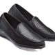 Slipper & Schnürschuhe - Mokassin in eleganter Krokooptik – Farbe SCHWARZ Slipper & Schnürschuhe - Mokassin in eleganter Krokooptik, in Größe 036 bis 042, in Farbe SCHWARZ