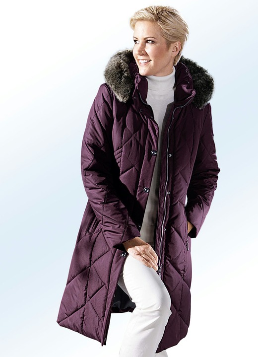 Wintermäntel - Mantel mit figurfreundlichem Stepp, in Größe 036 bis 056, in Farbe BEERE Ansicht 2