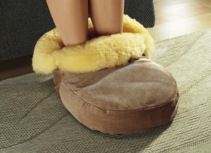 Bettwaren - Merino-Lammfell-Serie von Kaiser aus reinem Naturlammfell, in Größe 110 (Kissen, 1 Fellseite 20x40 cm) bis 136 (Naturform, Länge ca. 110 cm), in Farbe NATUR Ansicht 2