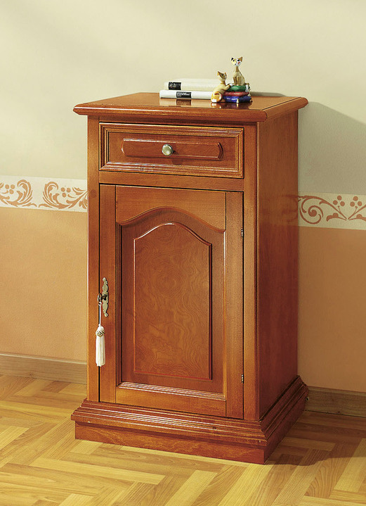 Stilmöbel - Teilmassive Kommode mit Echtholzfurnier, in Farbe KIRSCHBAUM, in Ausführung Kommode, 1-türig Ansicht 2