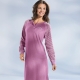 Damenmode - Nachthemd aus Frottierstretch, Langarm mit Knopfleiste und Bündchen – Farbe AZALEE – Ansicht 1 Damenmode - Nachthemd aus Frottierstretch, Langarm mit Knopfleiste und Bündchen, in Größe 036 bis 054, in Farbe BLEU – Farbe AZALEE – Ansicht 1