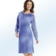 Damenmode - Nachthemd aus Frottierstretch, Langarm mit Knopfleiste und Bündchen – Farbe BLEU Damenmode - Nachthemd aus Frottierstretch, Langarm mit Knopfleiste und Bündchen, in Größe 036 bis 054, in Farbe BLEU