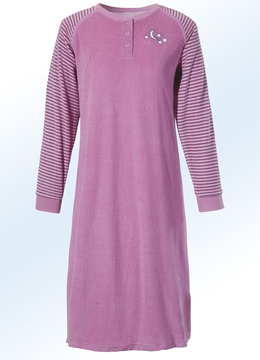 Damenmode - Nachthemd aus Frottierstretch, Langarm mit Knopfleiste und Bündchen Ansicht 3 Damenmode - Nachthemd aus Frottierstretch, Langarm mit Knopfleiste und Bündchen, in Größe 036 bis 054, in Farbe BLEU Ansicht 3