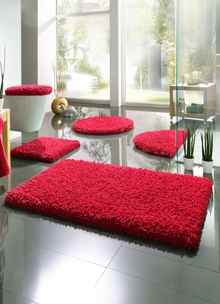 Badgarnituren - Badgarnitur, für Fußbodenheizung geeignet – Farbe BORDEAUX Badgarnituren - Badgarnitur, für Fußbodenheizung geeignet, in Größe 100 (Vorleger halbrund, 50/ 80 cm) bis 112 (Deckelbezug mit Kordel, 47/ 50 cm), in Farbe HELLBLAU