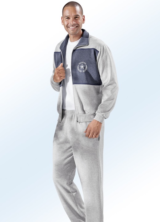 Freizeitanzüge - Freizeitanzug mit zwei Hosen Ansicht 2 Freizeitanzüge - Freizeitanzug mit zwei Hosen, in Größe 024 bis 060, in Farbe GRAU-BLAU Ansicht 2