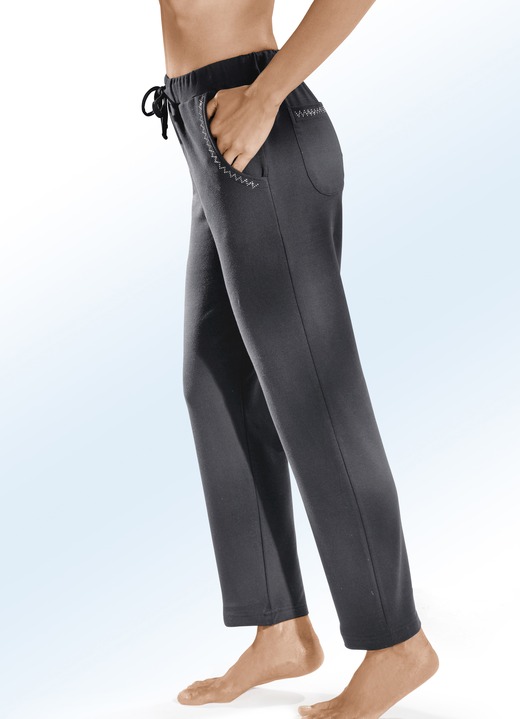 Hosen - Hose mit dekorativer Nietenzier, in Größe 018 bis 056, in Farbe SCHWARZ Ansicht 2