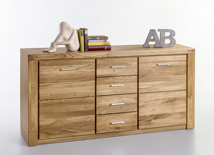 Sideboard mit Massivholzfronten