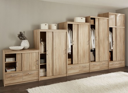 Kleiderschrank Mit Viel Stauraum Ideal Fur Ihr Schlafzimmer Geeignet