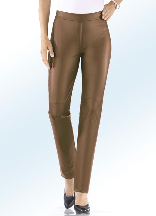 Hosen - Hose aus softem Nappaleder-Imitat, in Größe 018 bis 235, in Farbe COGNAC