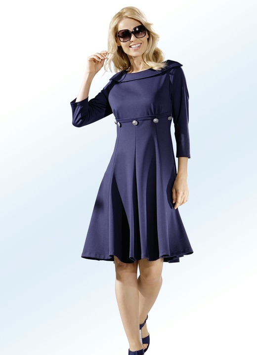 Kleider - Leicht tailliertes Kleid, in Größe 036 bis 052, in Farbe MARINE