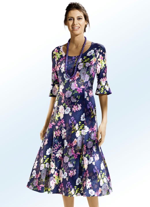 Kurzarm - Leicht tailliertes Kleid in modischer Schlupfform, in Größe 038 bis 552, in Farbe MARINE-BUNT