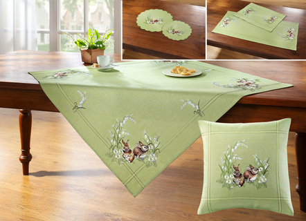 Tisch- und Raumdekoration mit Blüten- und Gräser-Motiv