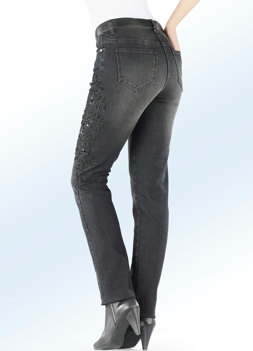 - Edel-Jeans mit wunderschöner Blumenstickerei, in Größe 017 bis 084, in Farbe SCHWARZ Ansicht 2