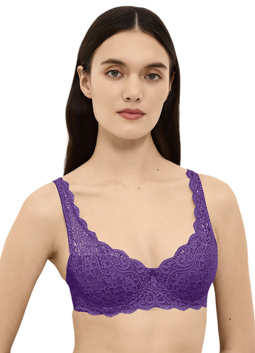 Damenmode - Triumph Amourette Bügel-BH mit Elastikspitze, in Größe 075 bis 095, in Cup B, in Farbe VIOLA Ansicht 1