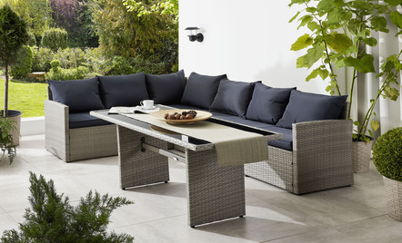 Lounge-Möbel-Set inklusive Auflagen und Kissen