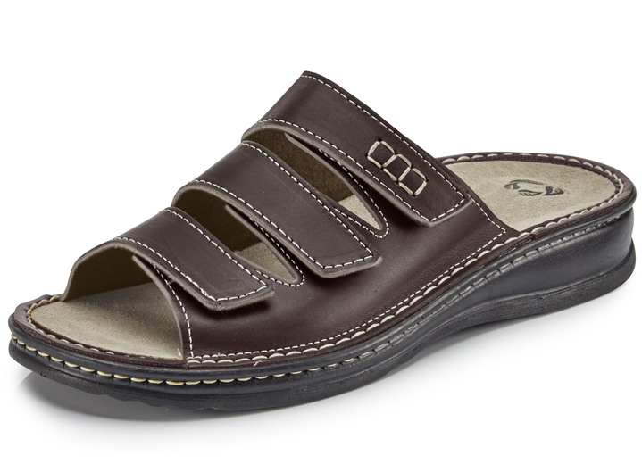 Sandalen & Pantoletten - Mubb, bequeme Herren-Pantoletten, Weite H, mit herausnehmbarem Fußbett, in Größe 040 bis 046, in Farbe MOKKA Ansicht 1