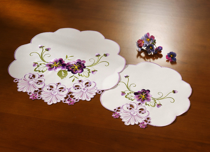 Tischdecken - Tisch- und Raumdekoration mit Blüten in Spitzen-Optik, in Größe 102 (Läufer, 40/ 85 cm) bis 404 (Kissenbezug, 40/ 40 cm), in Farbe SEKT Ansicht 3