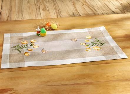 Tisch- und Raumdekoration mit Tulpen und Schmetterlinge
