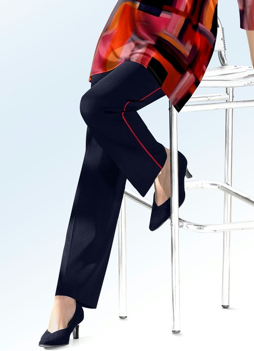 Hosen - Hose mit trendiger Kontrastpaspel, in Größe 020 bis 060, in Farbe SCHWARZ-ROT Ansicht 11