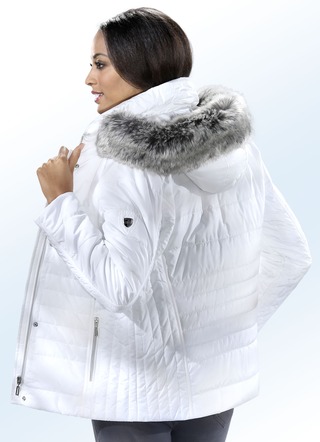 Jacke mit abnehmbarer Kapuze