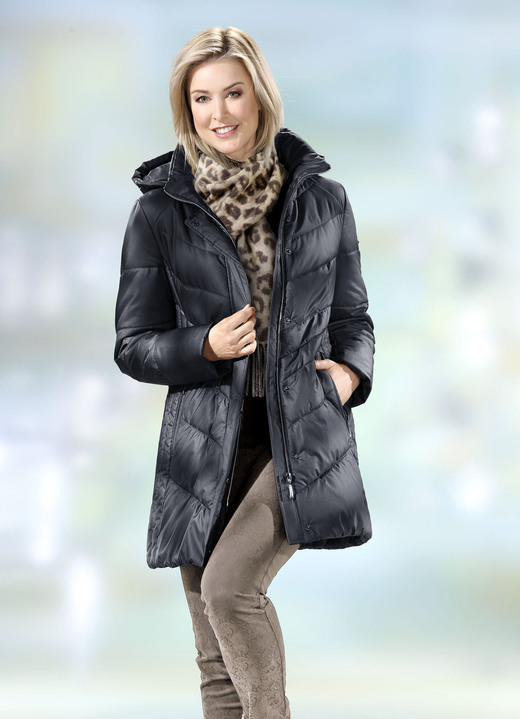Damenmode - Jacke mit abnehmbarer Kapuze Damenmode - Jacke mit abnehmbarer Kapuze, in Größe 019 bis 054, in Farbe SCHWARZ