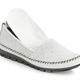 Slipper & Schnürschuhe - Gemini Mokassin-Slipper mit toller Prägung – Farbe WEISS – Ansicht 2 Slipper & Schnürschuhe - Gemini Mokassin-Slipper mit toller Prägung, in Größe 036 bis 042, in Farbe JEANSBLEU – Farbe WEISS – Ansicht 2