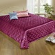 Tagesdecken - Edel glänzende Tagesdecke und Kissenbezüge mit Steppung in Muscheloptik, in Größe 873 (für Einzelbett, 135x210 cm) bis 924 (1 Kissenbezug, 40 x 80 cm), in Farbe BLAU – Farbe WEINROT – Ansicht 1