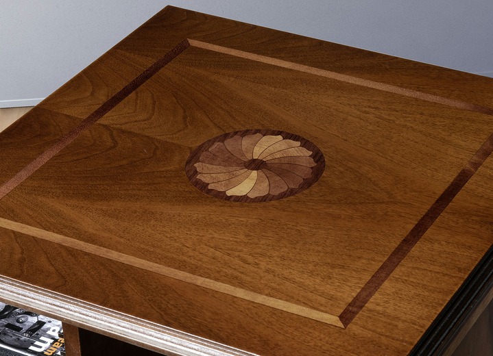 - Teilmassives CD-Regal für ca. 80 CDs, in Farbe KIRSCHBAUM, in Ausführung CD-Regal ohne  Intarsien Ansicht 2