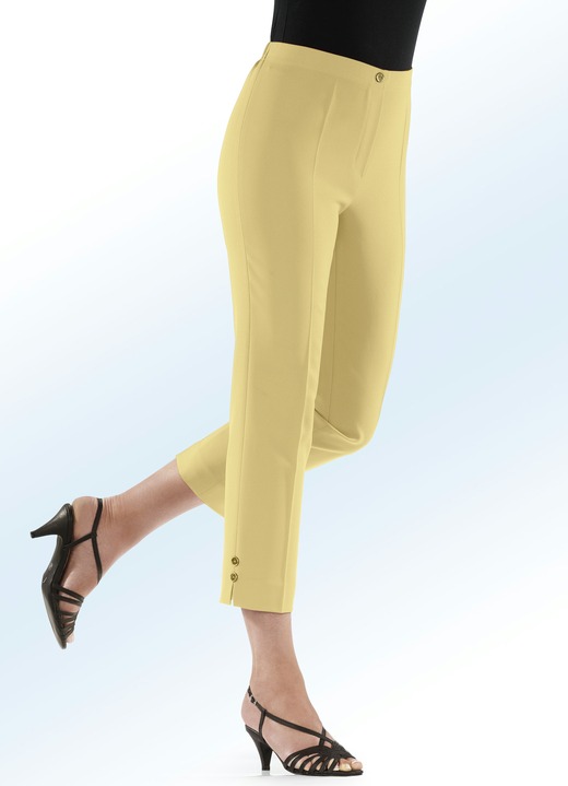 Hosen - Hose mit aparten Zierknöpfen am Saumabschluss Ansicht 7 Hosen - Hose mit aparten Zierknöpfen am Saumabschluss, in Größe 018 bis 058, in Farbe ROT Ansicht 7