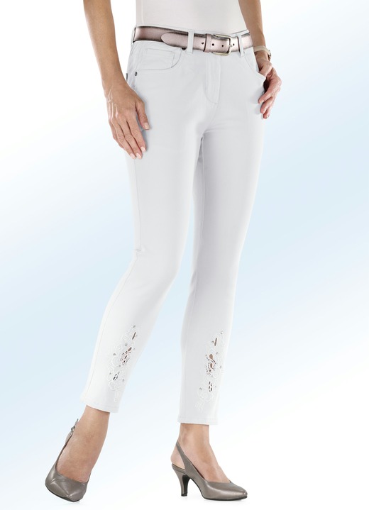 SALE % - Hose mit Lochstickereien und Strasssteinen, in Größe 017 bis 052, in Farbe WEISS