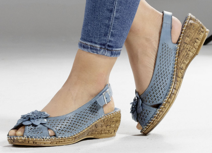 Sandaletten & Pantoletten - Gemini, sommerliche Damen-Sandaletten, Weite G, mit Gummizug, in Größe 036 bis 042, in Farbe JEANS Ansicht 4