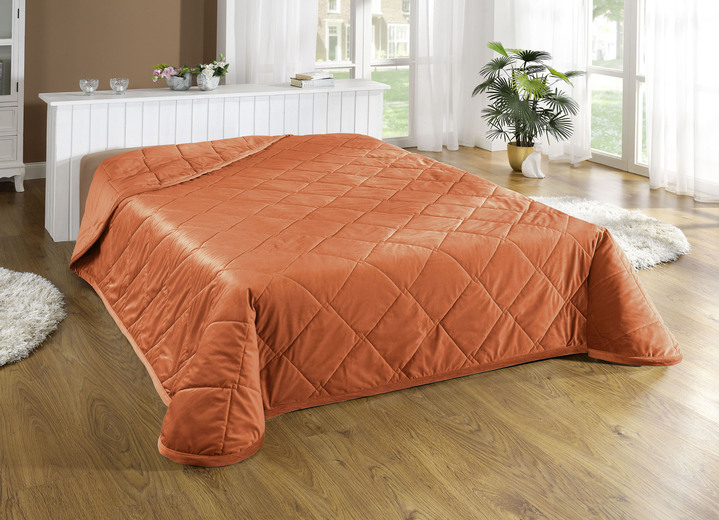 - Klassische Tagesdecke und Kissenbezüge in edler Samtoptik, in Größe 873 (für Einzelbett, 135x210 cm) bis 924 (2 Kissenbezüge, 50x 50 cm), in Farbe TERRA Ansicht 1