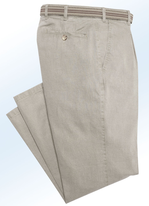 Hosen - Unterbauch-Jeans mit Bundfalten in 3 Farben, in Größe 024 bis 060, in Farbe BEIGE Ansicht 4