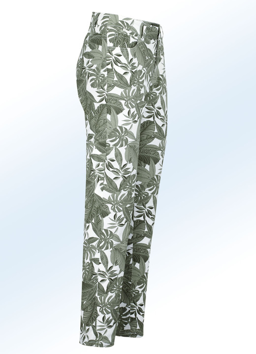Hosen mit Knopf- und Reißverschluss - Hose in trendiger Blätter-Dessinierung, in Größe 017 bis 052, in Farbe OLIV-WEISS Ansicht 1