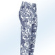 Hosen - Hose in trendiger Blätter-Dessinierung – Farbe JEANSBLAU-WEISS – Ansicht 1 Hosen - Hose in trendiger Blätter-Dessinierung, in Größe 017 bis 052, in Farbe JEANSBLAU-WEISS – Farbe JEANSBLAU-WEISS – Ansicht 1