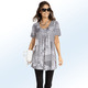 Kurzarm - Longshirt mit Faltenlegung in 3 Farben – Farbe SCHWARZ-WEISS – Ansicht 2 Kurzarm - Longshirt mit Faltenlegung in 3 Farben, in Größe 038 bis 056, in Farbe ROYALBLAU-WEISS – Farbe SCHWARZ-WEISS – Ansicht 2