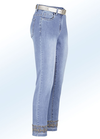 Jeans mit aufwendigen Stickereien