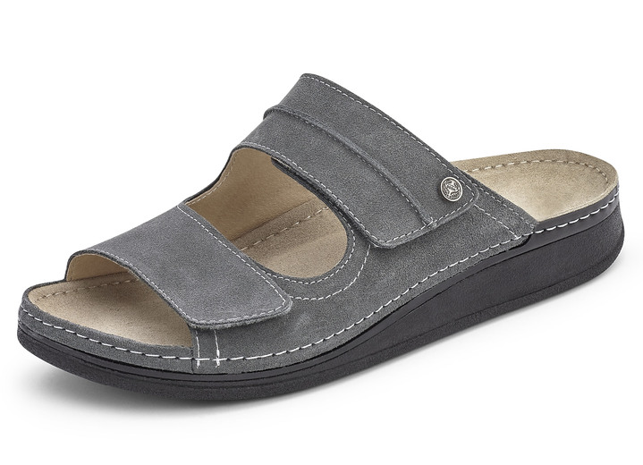 Sandalen & Pantoletten - Mubb, bequeme Herren-Pantoletten, Weite H, mit Klettverschluss, in Größe 040 bis 046, in Farbe TAUPE Ansicht 2